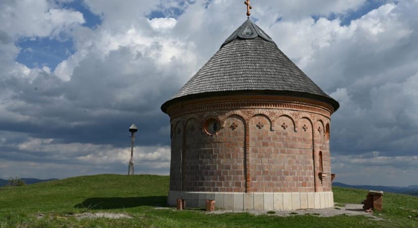 Pünkösd hétfői búcsús szentmise az erdélyi Széphavason