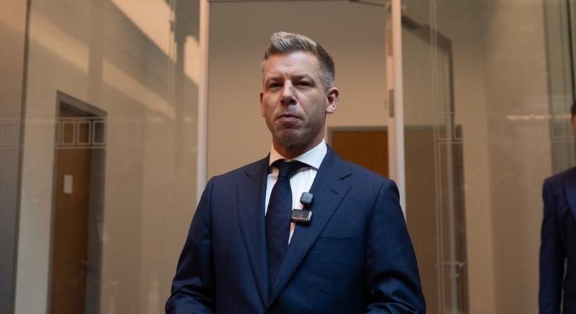 Magyar Péter a kelenföldi mozdonytűz után mindenkitől elnézést kért