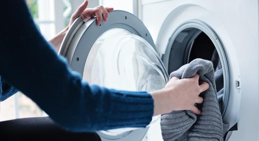 Ezt tedd a dobba az ecet helyett: A penész és a lerakódások eltűnnek, a mosógép pedig csodálatos illatú lesz