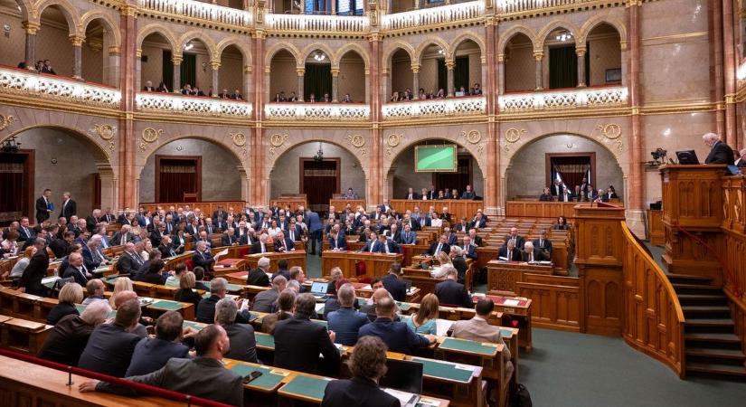 Komoly döntések előtt a parlament: mutatjuk a keddi programot!