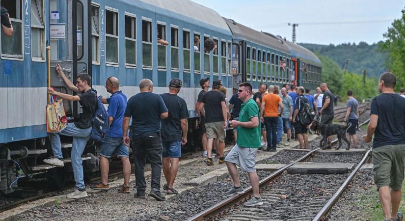 Vonatoznál? Mától egy hónapig inkább ne! Brutális lezárások jönnek, mutatjuk a tudnivalókat!