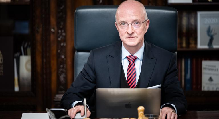 Célkeresztben az igazságszolgáltatás csúcsvezetői: távozik-e a Kúria és az OBH elnöke?