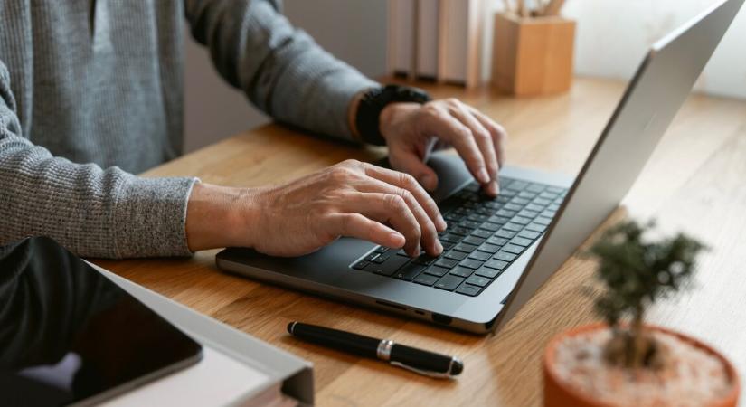 4 figyelmeztető jel, hogy hamarosan tönkremehet a laptopod akkumulátora