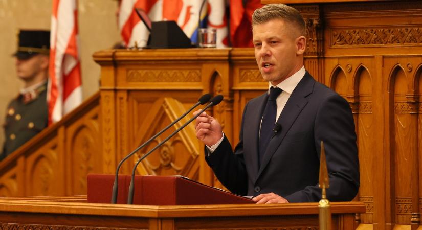 Magyar Péter felszólalásával indul a parlamenti nagyüzem