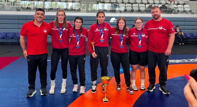 Két országos bajnoki cím és több dobogós helyezés az esztergomi birkózóknál