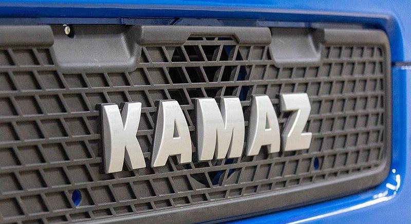 Brutális leépítéseket és fizetéscsökkentést hajt végre a Kamaz