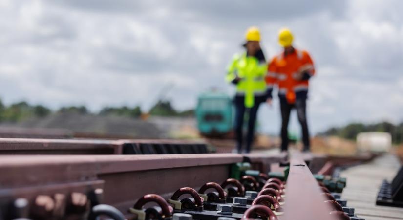 Többen rosszul lettek a sokktól a mezőkövesdi vonatgázolás után: Mindenki végignézte, ahogy a férfi a vonat alá veti magát Mezőkövesden