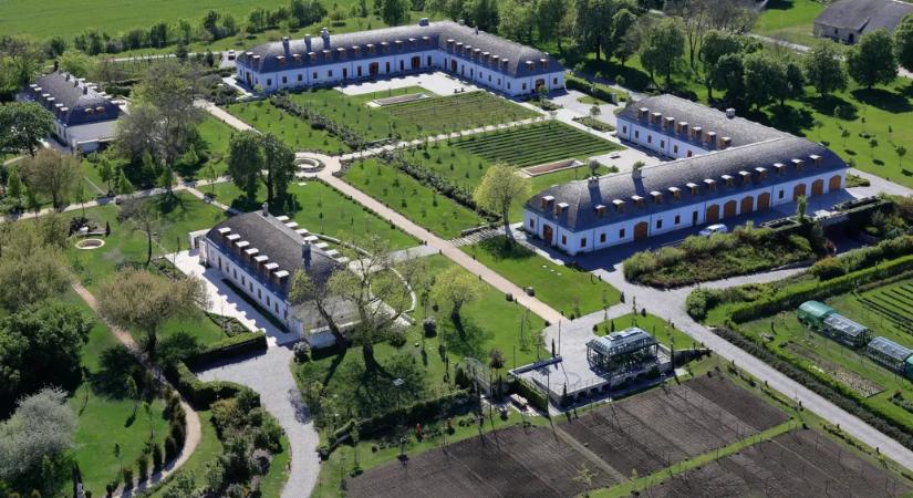 Légifotókon mutatjuk meg, mivé változott 16 év alatt Orbánék felcsúti és hatvanpusztai birodalma