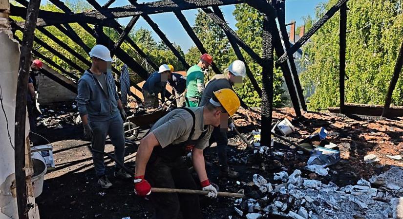 Hat vasi tűzeset, ahova kiemelt riasztással vonultak a tűzoltók tavaly