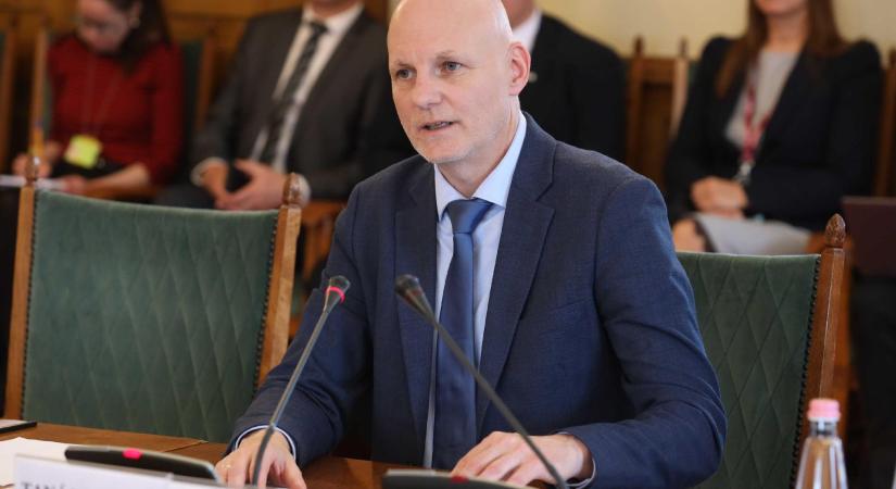A HUN-REN vezetőinek távozását szorgalmazza Tanács Zoltán