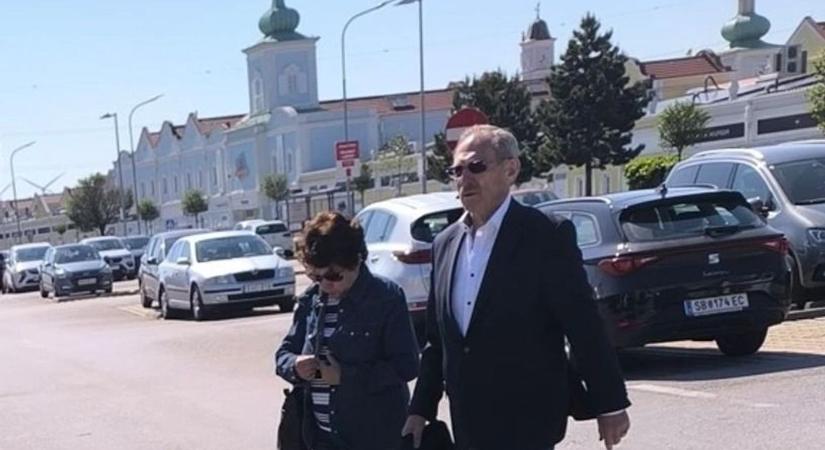 Váratlan helyen kapták lencsevégre Pintér Sándort és feleségét