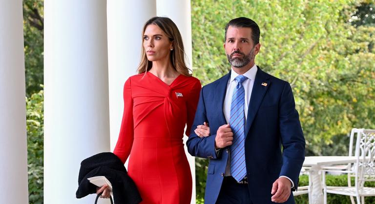 Az amerikai elnök kihagyta fia luxusesküvőjét, Donald Trump Jr. titkos ceremónián vette el új feleségét