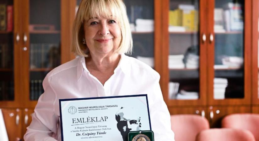 Sántha Kálmán-díjjal ismerték el a Debreceni Egyetem neurológusát