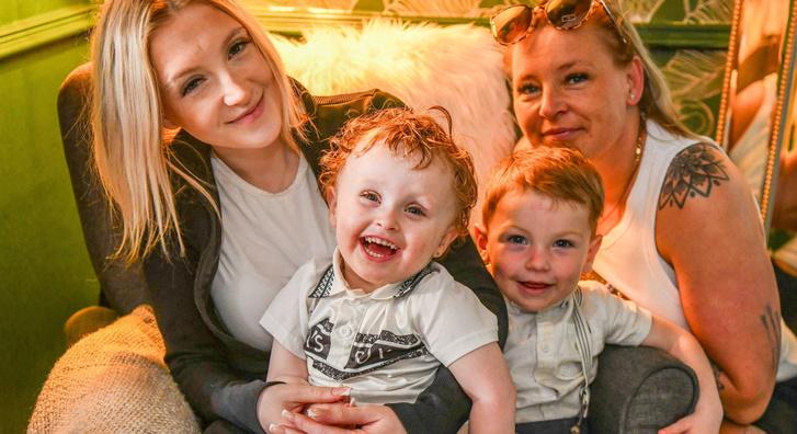 Elképesztő családi fordulat, anya és lánya egyszerre lettek várandósak