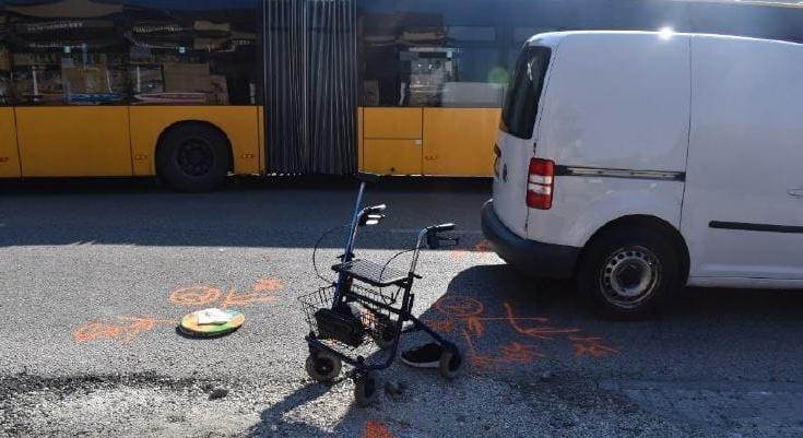 Tolatás közben ütöttek el egy járókerettel közlekedő idős férfit Maglódon