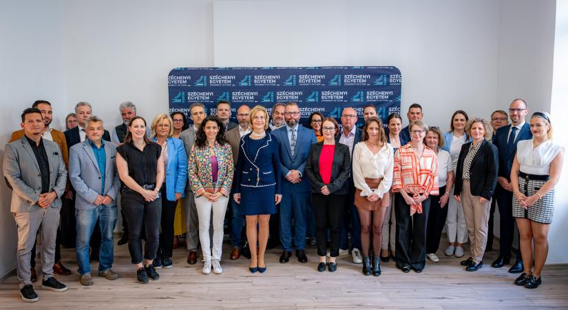 Mobilitás és partnerkapcsolatok: a Széchenyi István Egyetem adott otthont a Magyar Rektori Konferencia Nemzetközi Bizottsága ülésének