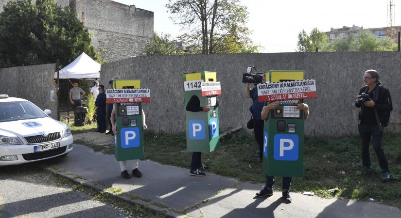 Megszüntetik a parkolóautomatákat Budapesten