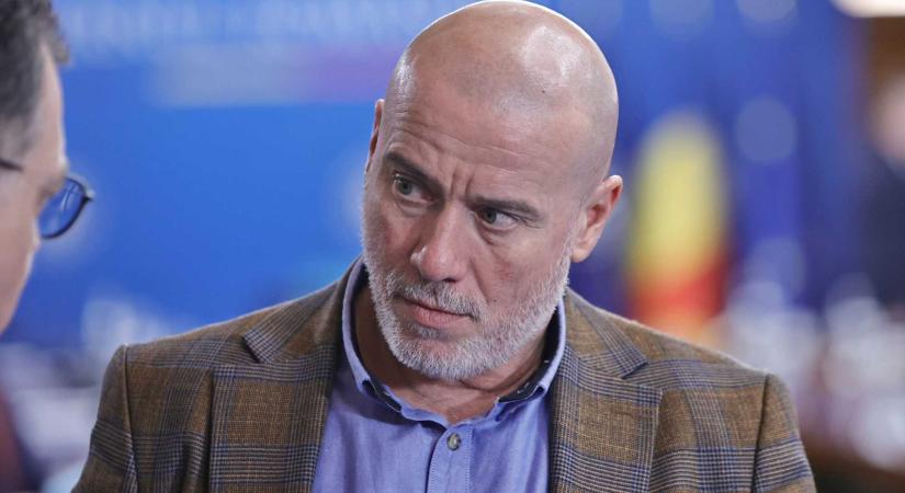 „Tankönyvbe illő manipulációnak” nevezte Demeter ügyét Andrei Caramitru