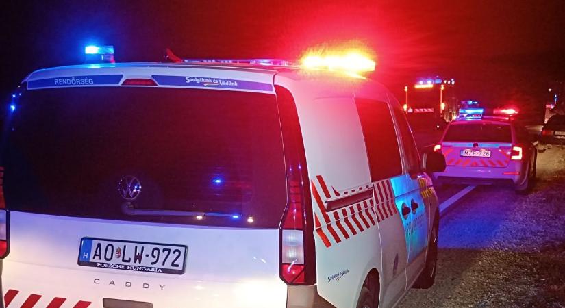 Ittas lehetett a cserbenhagyó sofőr, egy szolgálaton kívüli rendőrrel is majdnem ütközött  fotók, videók