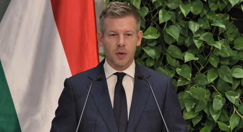 Magyar Péter benyújtotta – Így módosulna az Alaptörvény