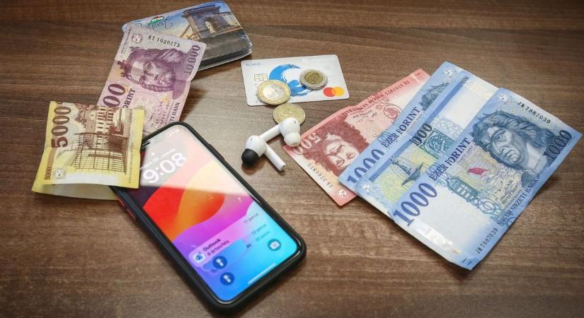 Jelentős drágulást jelentettek be a szolgáltatók: ez vár ránk júliustól