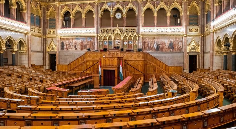 Hatalmas fordulat jöhet szerdán a parlamentben: ha megszavazzák, akkor...