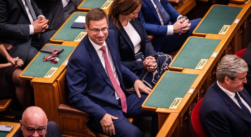 „Mostanság minden győzelmet értékelni kell” – így reagált Gulyás arra, hogy Magyar Péter pontosítaná a Tisza Alaptörvény-módosítását