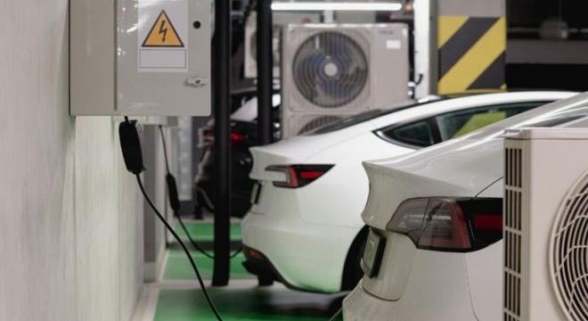 Megoldás az elektromos autótöltőállomások tűzbiztonsági kockázataira