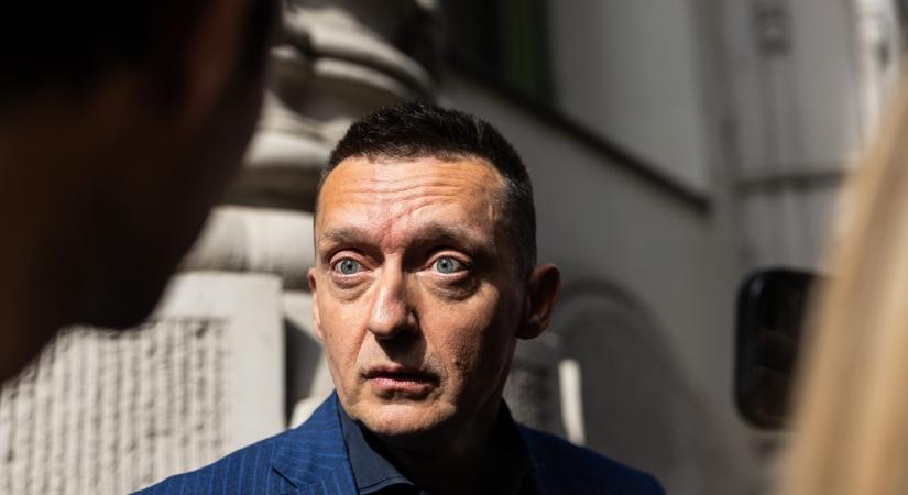 Lefotózták Rogán Antalt a kisföldalattin