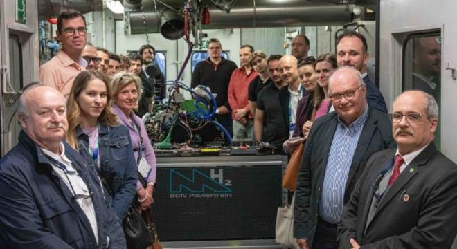 A BME-n mutatta be hidrogén–dízel motorját és új fejlesztési platformját a BDN Powertrain