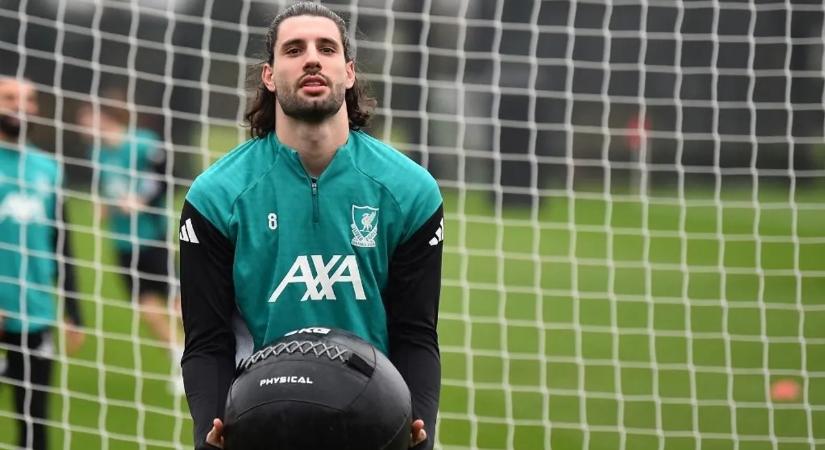 „Jobban szeretlek, mint a feleséged” – Szoboszlai elképesztő üzeneteket kapott a Liverpool szezonja után