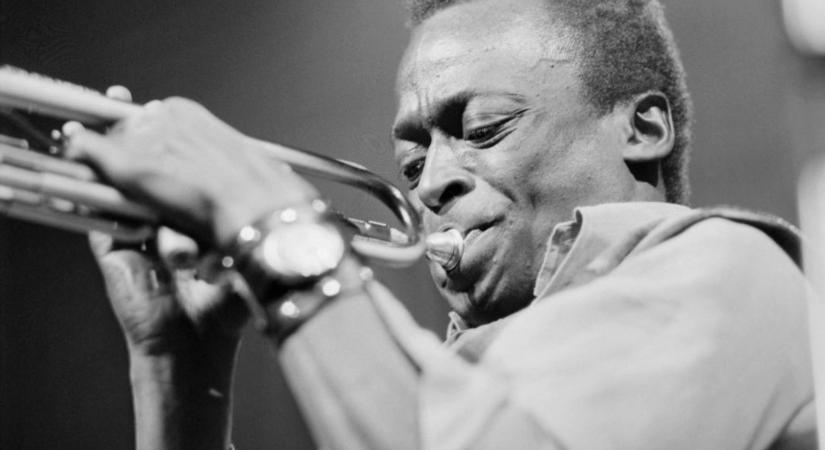 Festett és könyvet is írt a száz éve született Miles Davis, a legkelendőbb jazzlemez készítője
