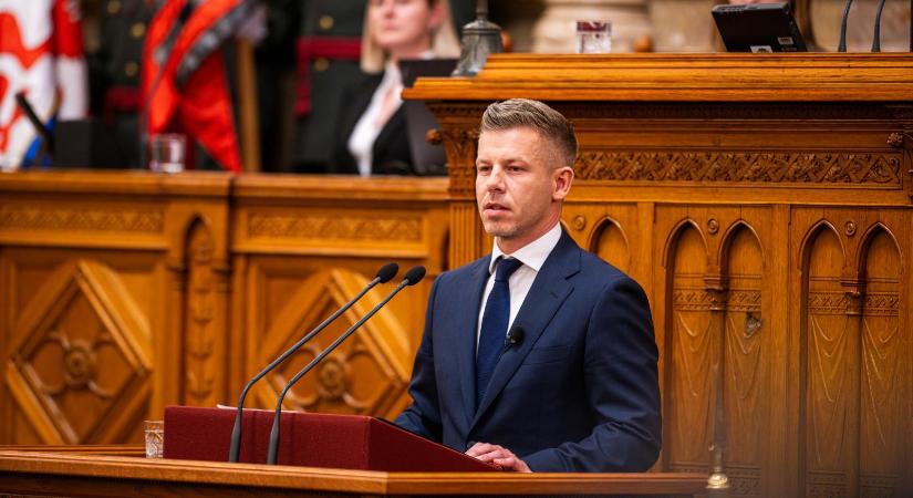 Magyar Péter: A politikai privilégiumok leépítése az elsők között lesz