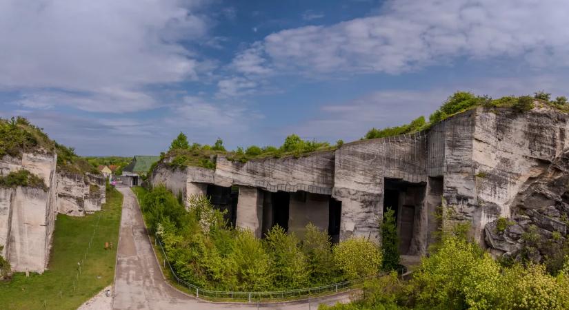Bakancslistás kaland: tudd meg, mit rejt a Fertőrákosi Kőfejtő mélye