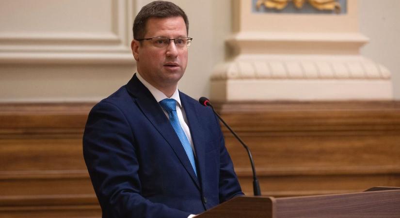 Mégsem iktatja ki a Tisza-kormány az Alaptörvényből a keresztény kultúra védelmét