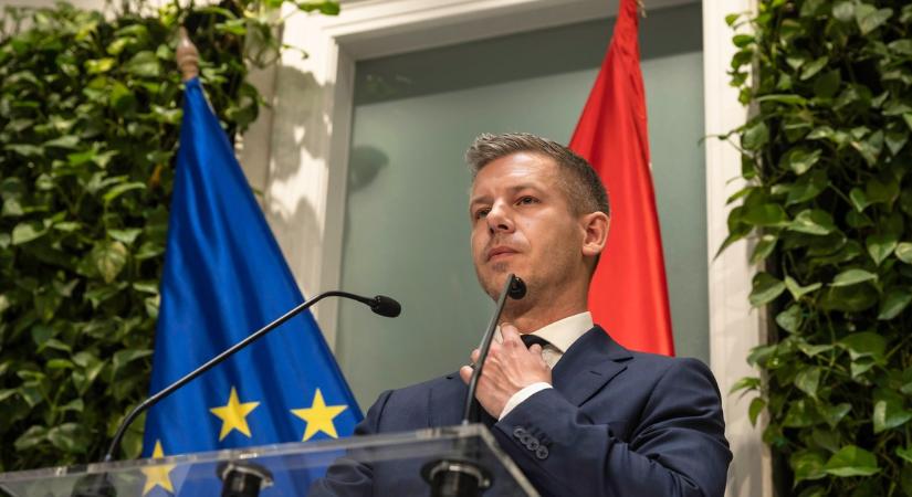 Magyar Péter: „Akárhogy tagadod, kedves Gulyás Gergely” - kőkeményen beleállt