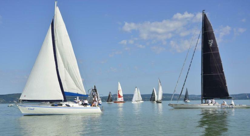 Hauszmann Alajos előtt tiszteleg a közelgő Építész Regatta