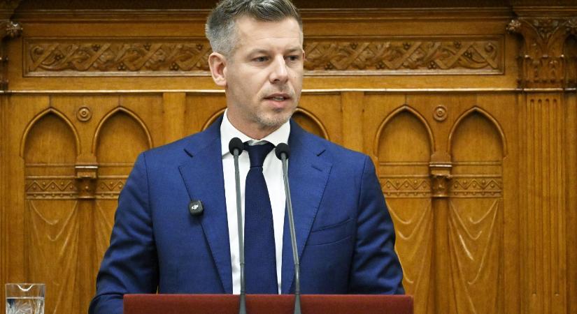 Magyar Péter: A magyar embereknek nem dolguk védvonalat ácsolni bukott, korrupt politikusoknak