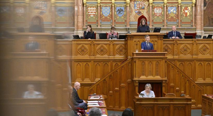Magyar Péter a parlamentben: „minden magyar embernek joga van ahhoz, hogy igazat mondjanak neki”