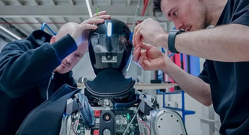 Humanoid robotok tömeggyártására készülhet a Bosch