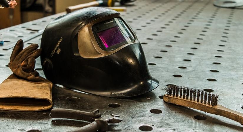 Menton Jobs: százezrek hiányoznak a munkaerőpiacról, és nincsenek rejtett tartalékok
