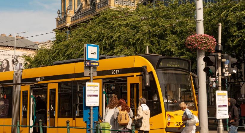 Gyerekhangra váltanak a budapesti villamosok