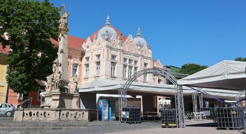 Egymásnak feszülhet a Nyitott Pincék és a Pünkösdi Fesztivál – a siker mögött feszültségek húzódnak (galéria)