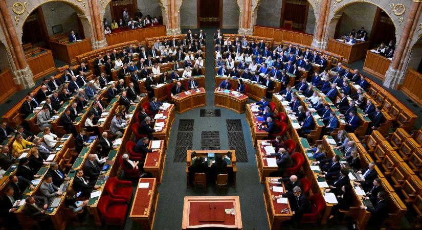 Interpellációk: fenyegetésekről is szó volt a parlamentben