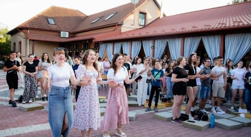 Pünkösdi Ifjúsági Találkozó Tiszakeresztúrban - „Lélekről megrészegedve”