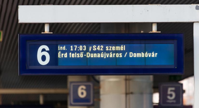 Azonnali ellenőrzést rendelt el a MÁV a kigyulladt mozdony után