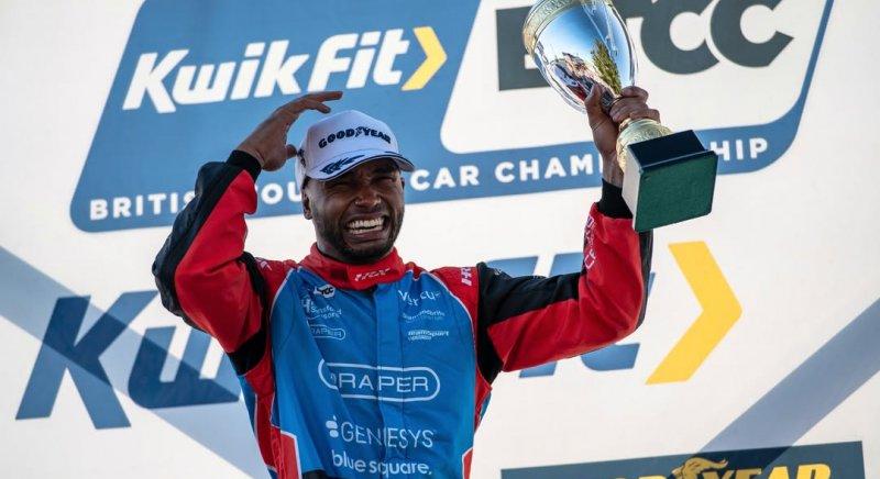 Először állhatott dobogóra Hamilton öccse