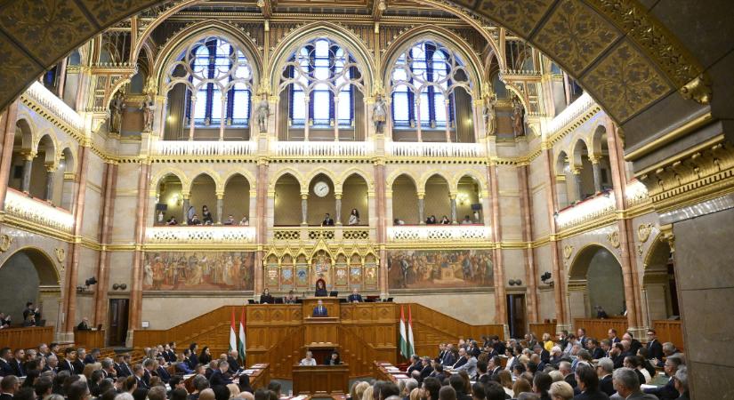 Közpénzek, privatizáció, kegyelmi botrány: sorra alakulnak a vizsgálóbizottságok