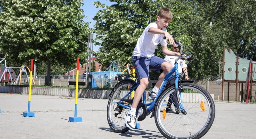 Gyerekek adtak leckét, hogyan kell biztonságosan közlekedni