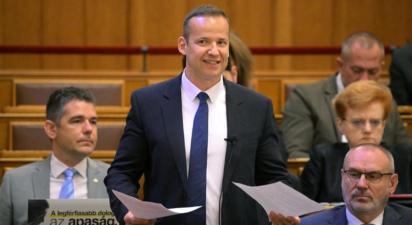 Toroczkai László: Magyar Péter az RTL-t és a Facebookot jelölte ki közmédiának
